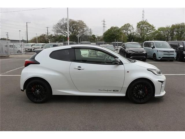 GR YARIS