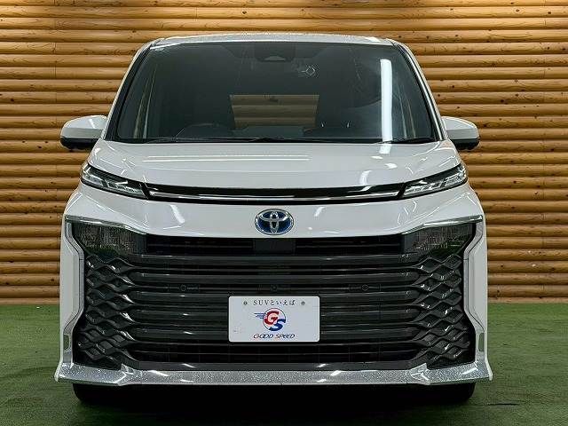 VOXY HYBRID