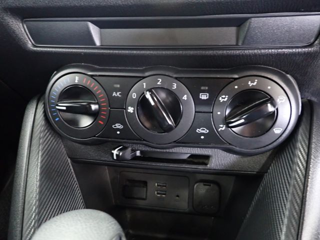 MAZDA2