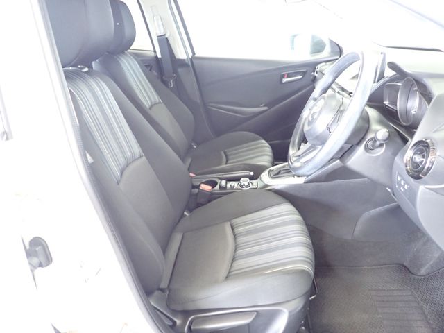 MAZDA2