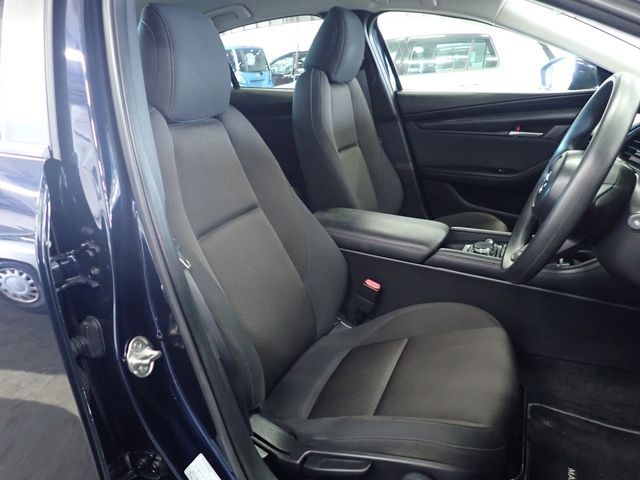 MAZDA3 SEDAN