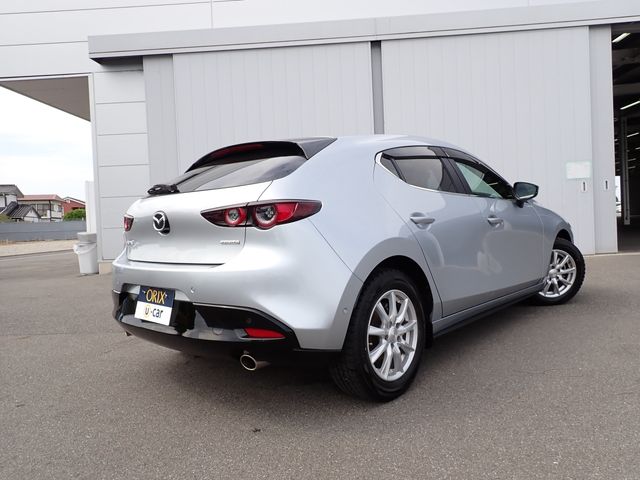 MAZDA3 FASTBACK