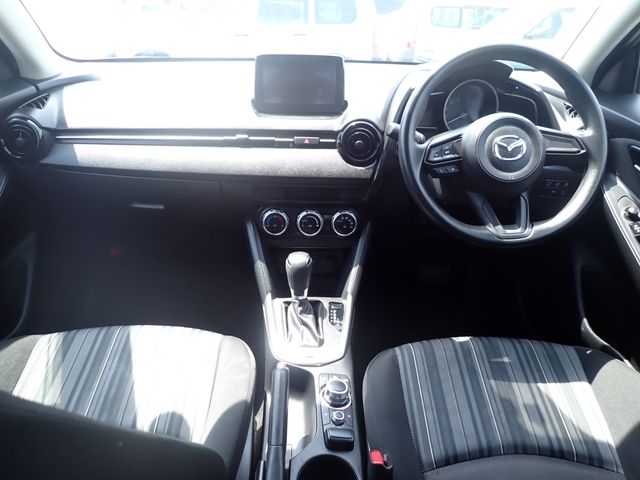 MAZDA2