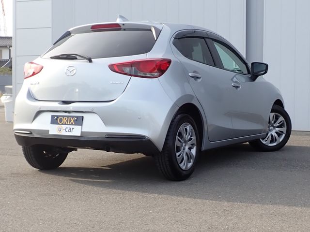 MAZDA2