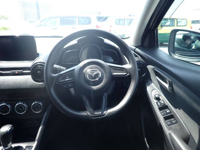 MAZDA2