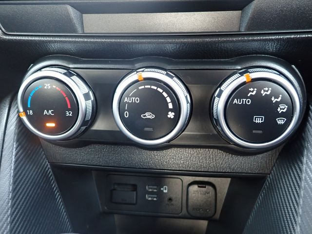 MAZDA2