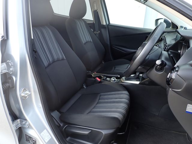 MAZDA2