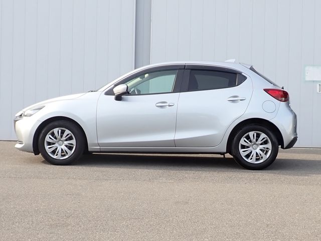 MAZDA2