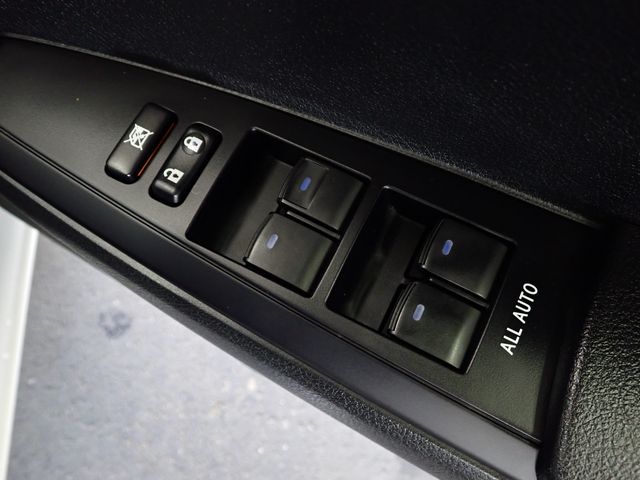 COROLLA AXIO HYBRID
