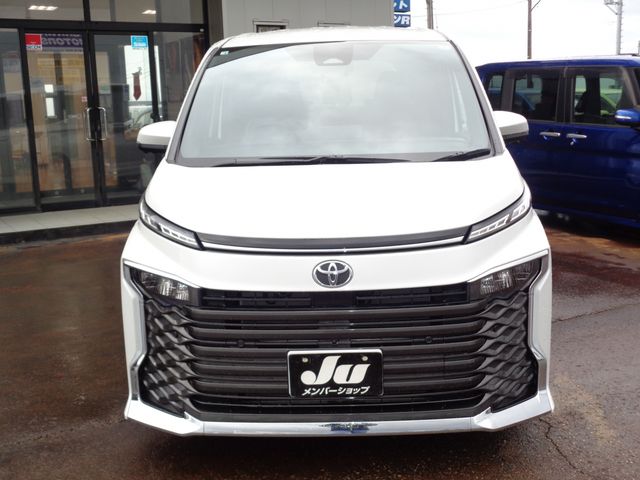 VOXY HYBRID