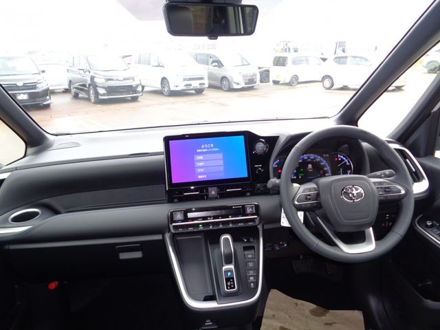 VOXY HYBRID