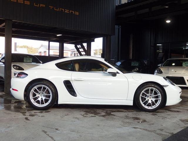 PORSCHE 718 CAYMAN