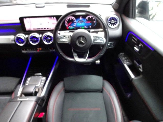MERCEDES BENZ EQB