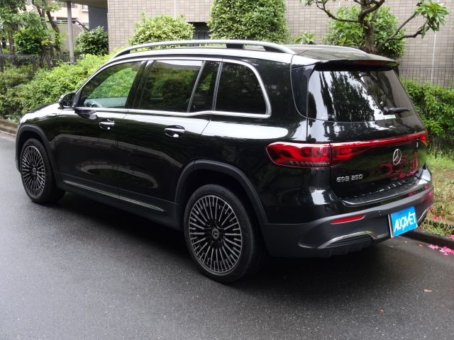 MERCEDES BENZ EQB