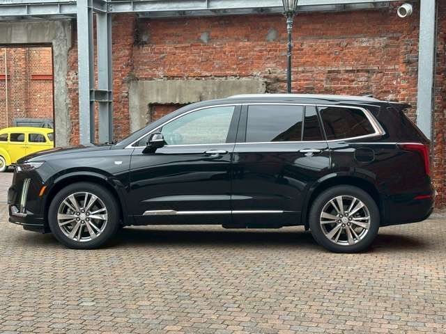 CADILLAC XT6
