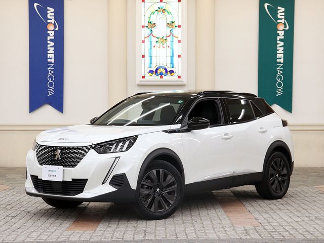 PEUGEOT e-2008