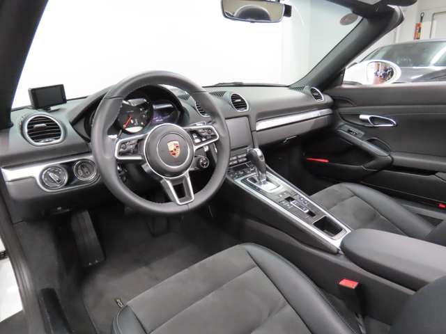 PORSCHE 718BOXSTER