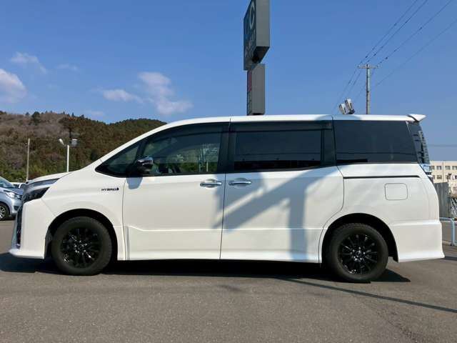 VOXY HYBRID