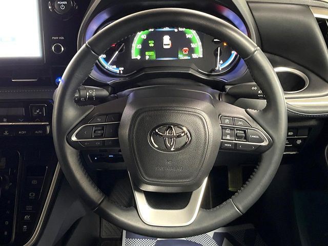 VOXY HYBRID