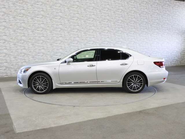 LEXUS LS460