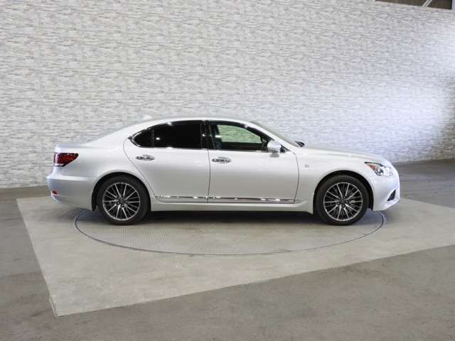 LEXUS LS460