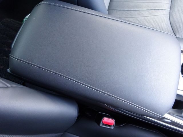 CROWN sedan hybrid