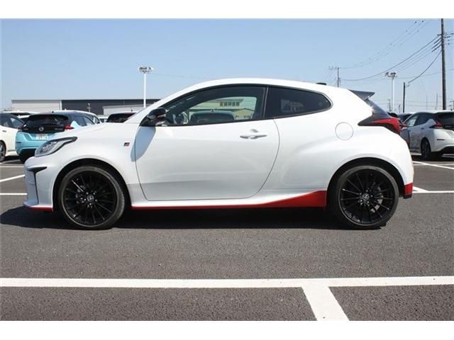 GR YARIS