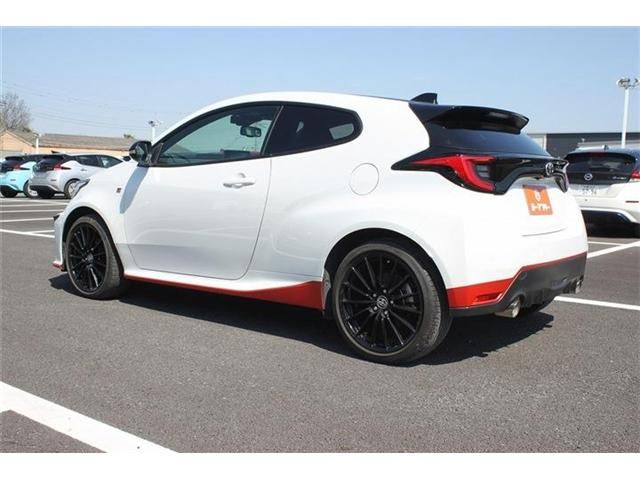 GR YARIS