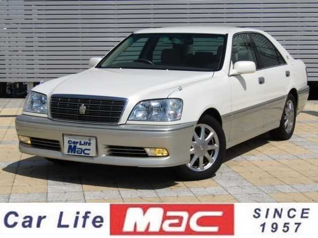 CROWN sedan