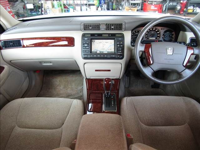 CROWN sedan