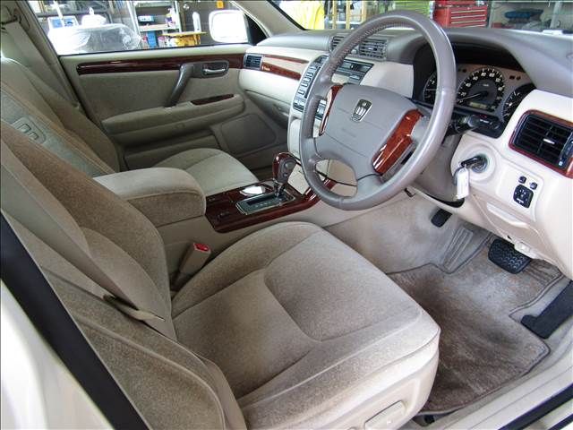 CROWN sedan