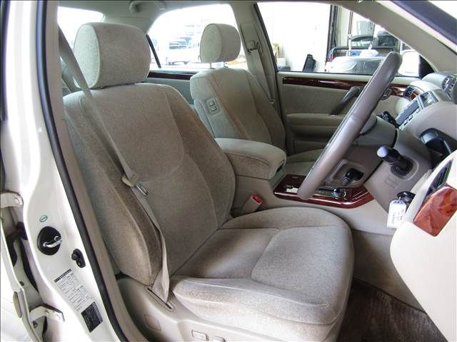 CROWN sedan