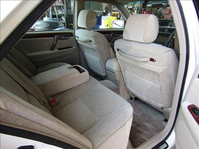 CROWN sedan