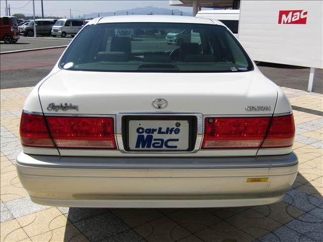 CROWN sedan