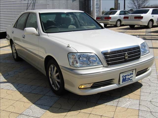 CROWN sedan