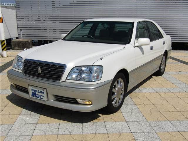 CROWN sedan
