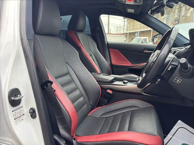 LEXUS IS300h