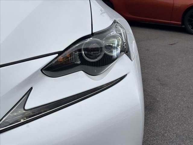LEXUS IS300h