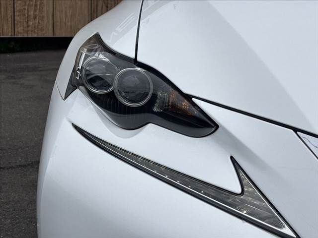 LEXUS IS300h