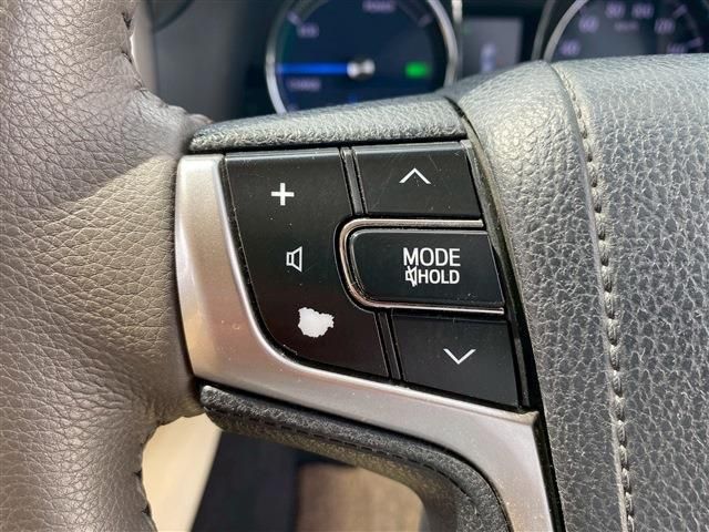 CROWN sedan hybrid