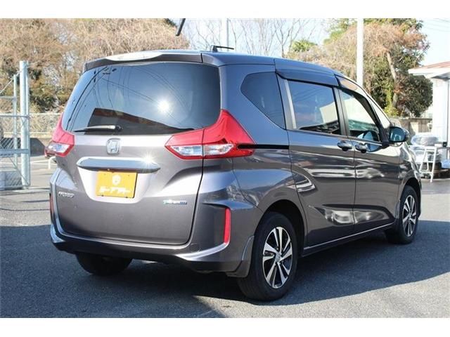 FREED HYBRID 4WD