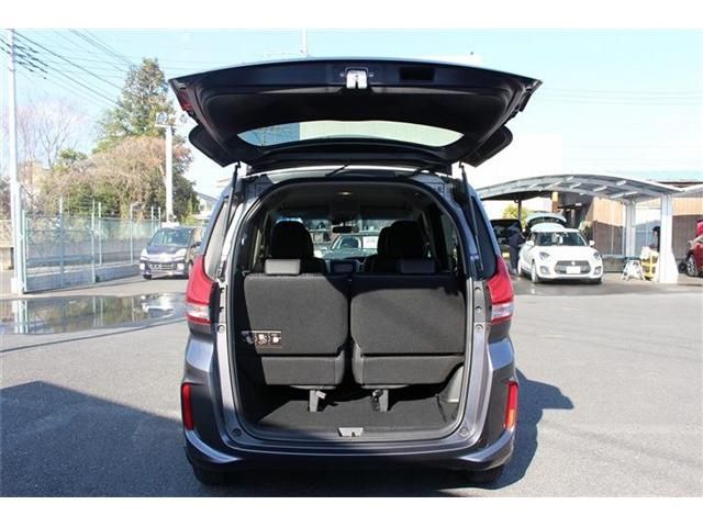 FREED HYBRID 4WD