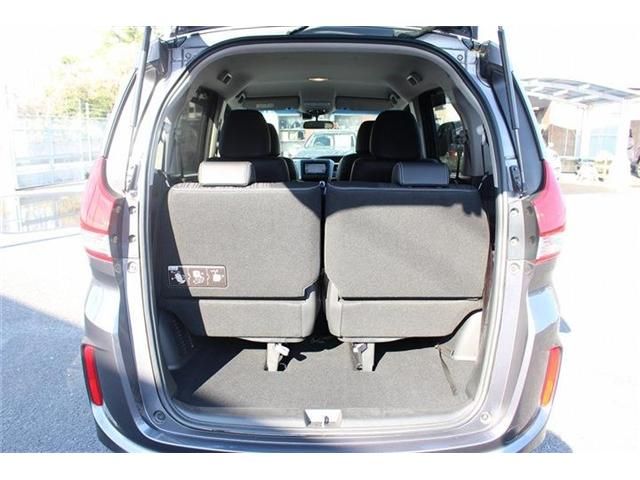 FREED HYBRID 4WD