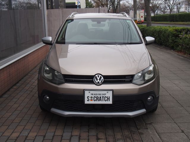 VOLKSWAGEN CROSS POLO