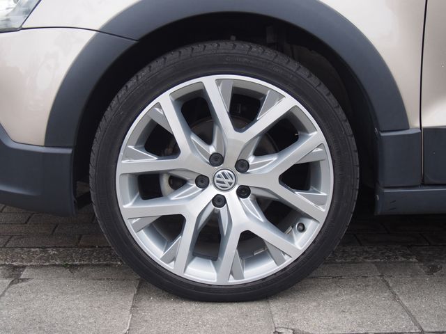 VOLKSWAGEN CROSS POLO