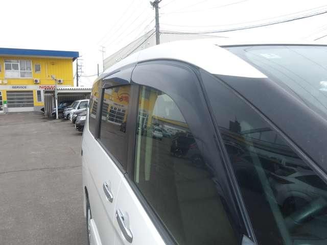 SERENA  S-HYBRID 4WD