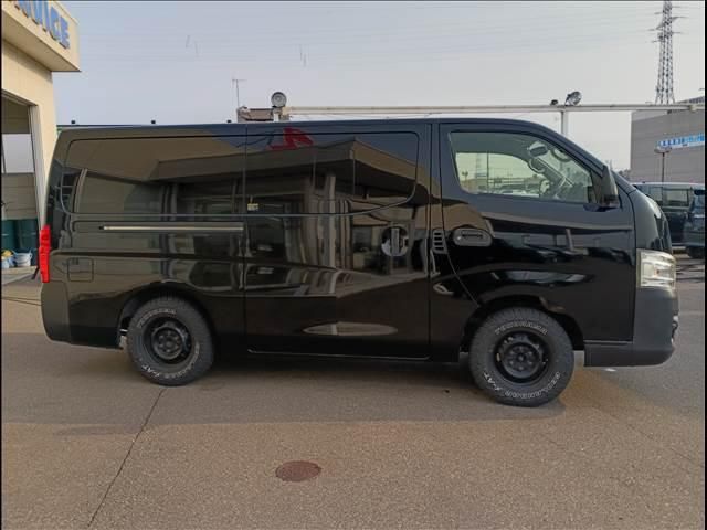 NV350 CARAVAN 4WD