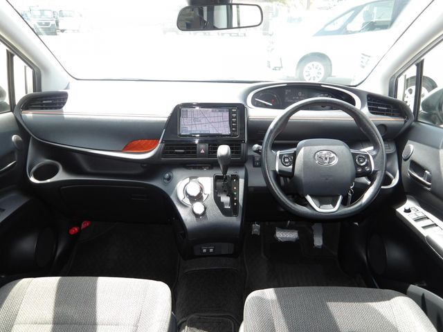 SIENTA HYBRID
