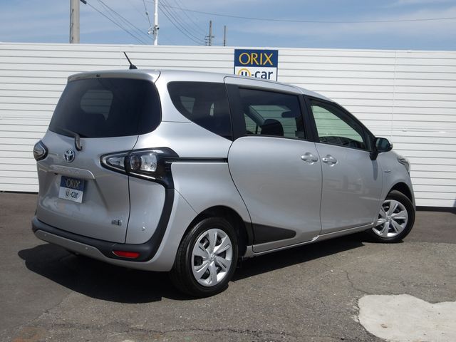 SIENTA HYBRID