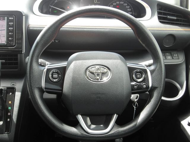 SIENTA HYBRID